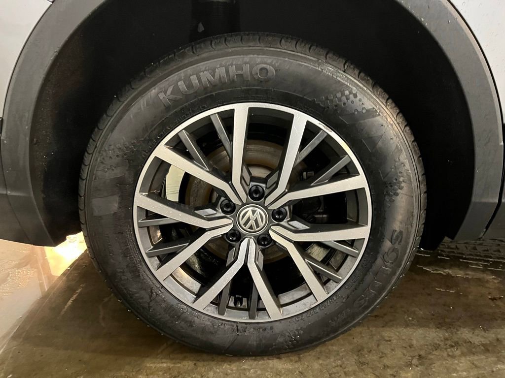 Used 2019 Volkswagen Tiguan S image 32