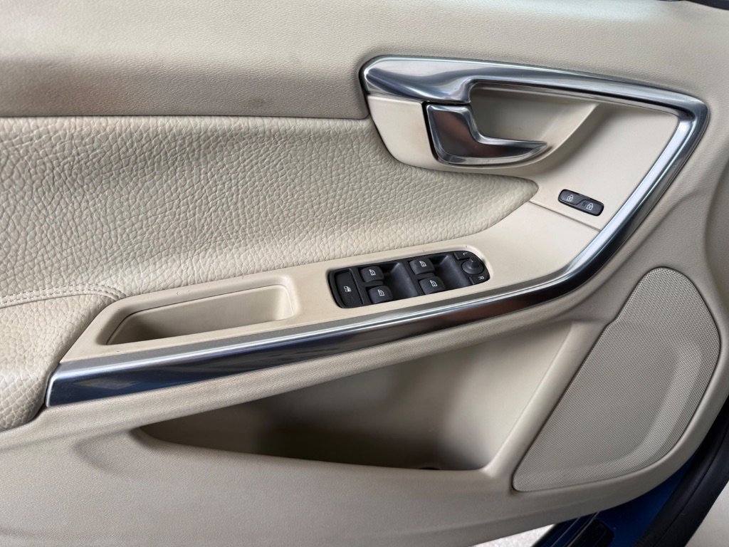 Used 2014 Volvo S60 T5 image 16