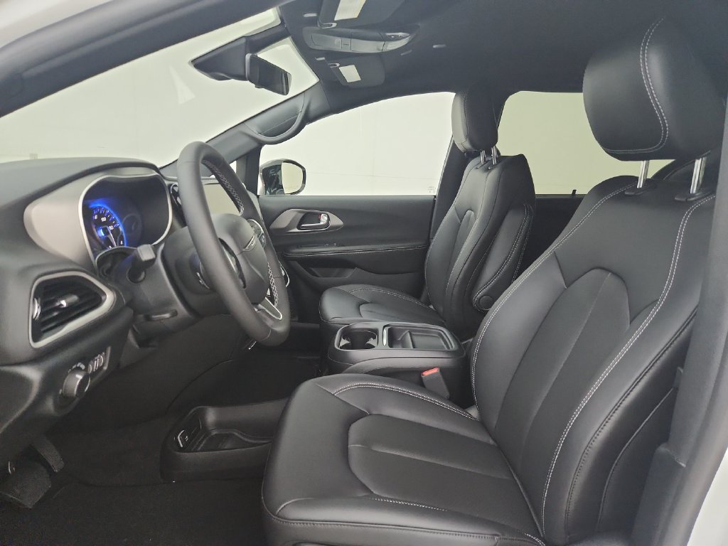 New 2027 Chrysler Pacifica LX FWD image 18