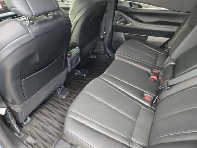 Certified 2026 INFINITI QX60 Luxe w/ Cargo Package FWD image 11