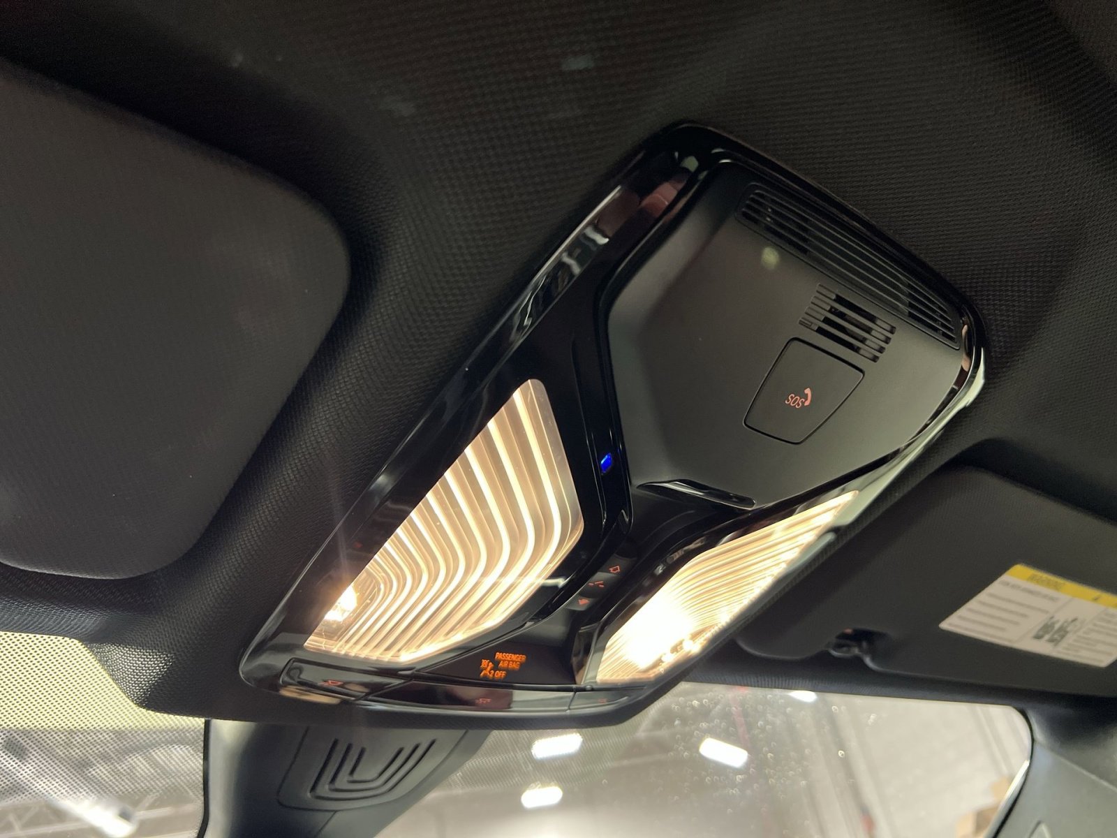 Used 2021 BMW X6 M50i w/ Executive Package image 34