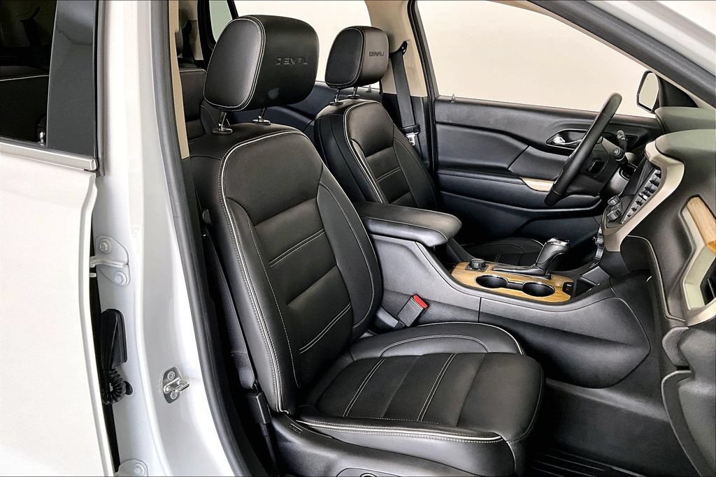 Used 2017 GMC Acadia Denali w/ Technology Package AWD/4WD image 9
