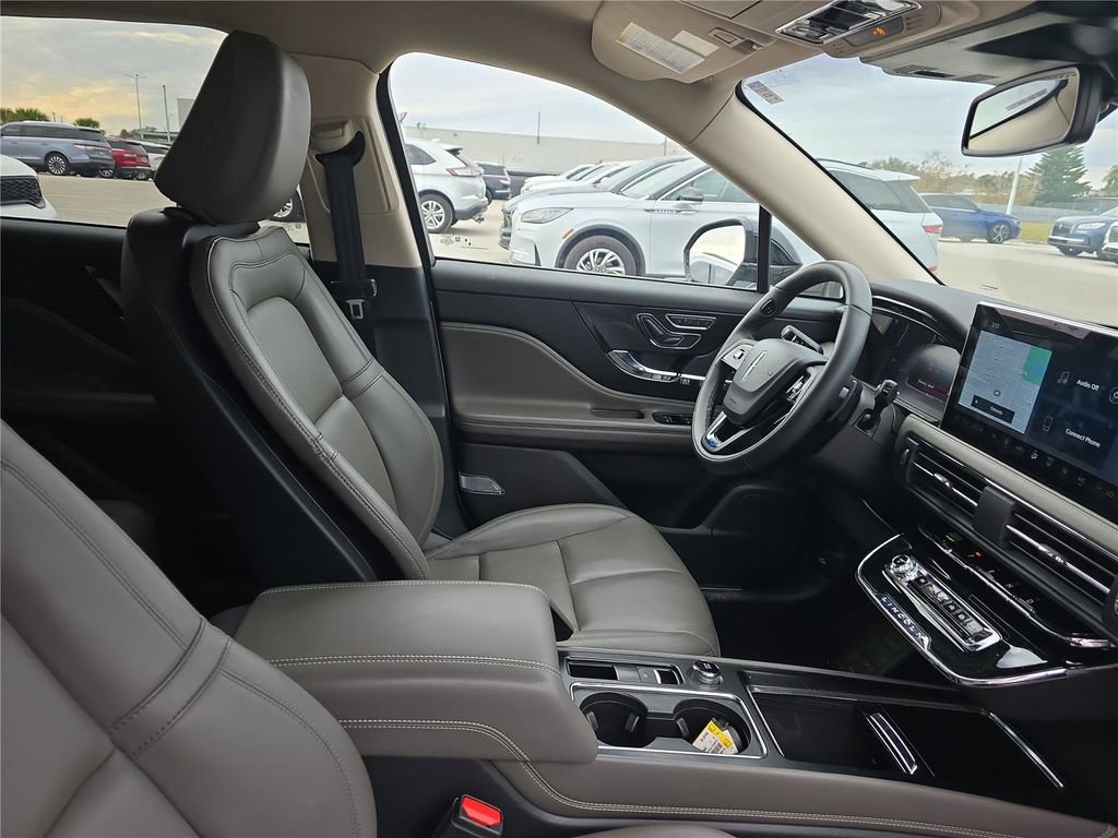 Used 2024 Lincoln Corsair FWD image 24