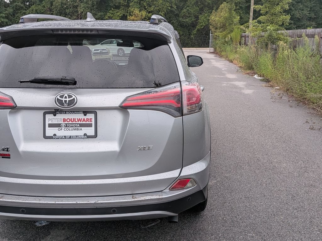 Used 2018 Toyota RAV4 XLE FWD image 24
