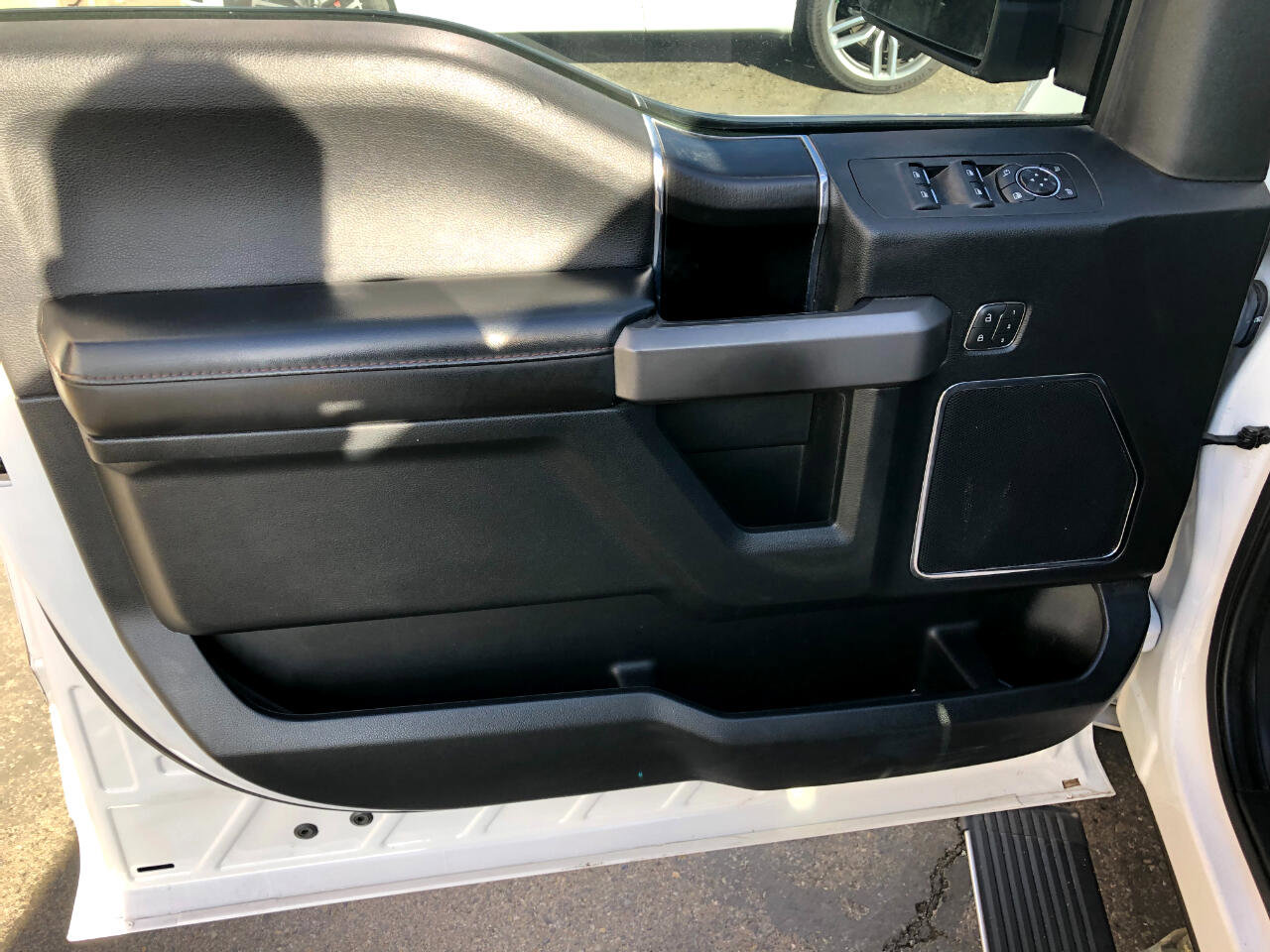 Used 2019 Ford F150 Platinum w/ Equipment Group 701A Luxury image 30