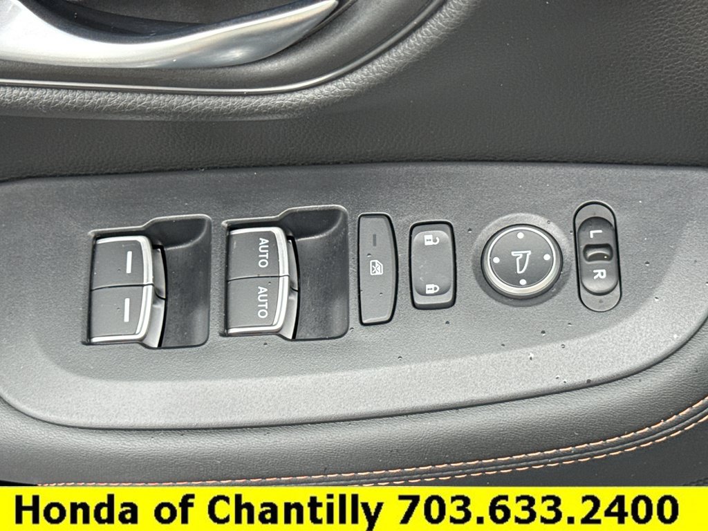 Certified 2025 Honda HR-V Sport image 18