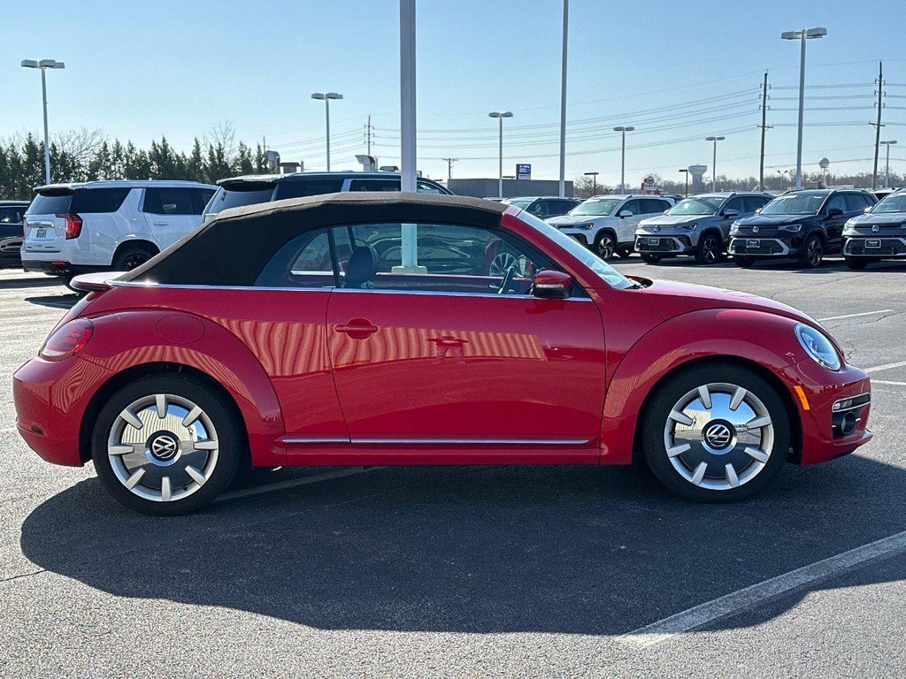 Used 2018 Volkswagen Beetle 2.0T SE image 4