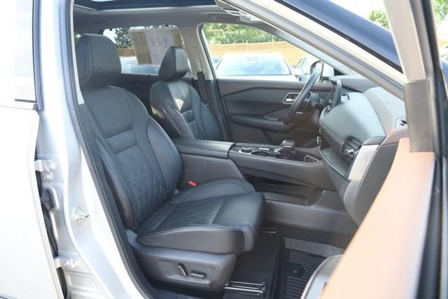 Certified 2023 Nissan Rogue Platinum w/ Platinum Premium Package AWD/4WD image 29