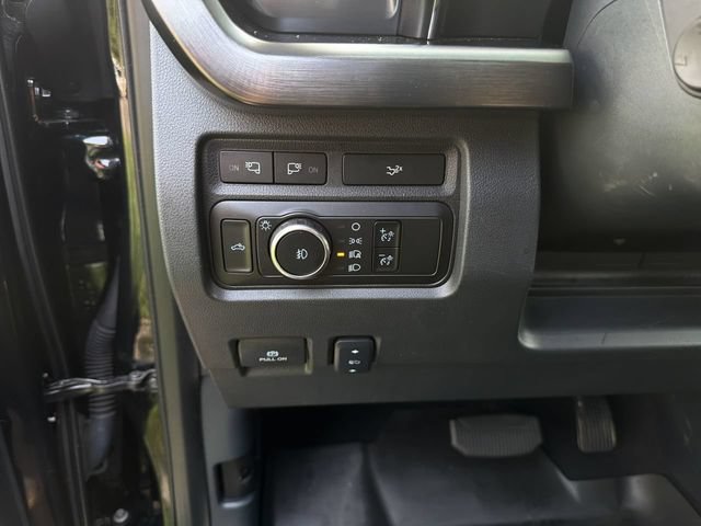 Used 2024 Ford F350 Lariat w/ Lariat Ultimate Package AWD/4WD image 17
