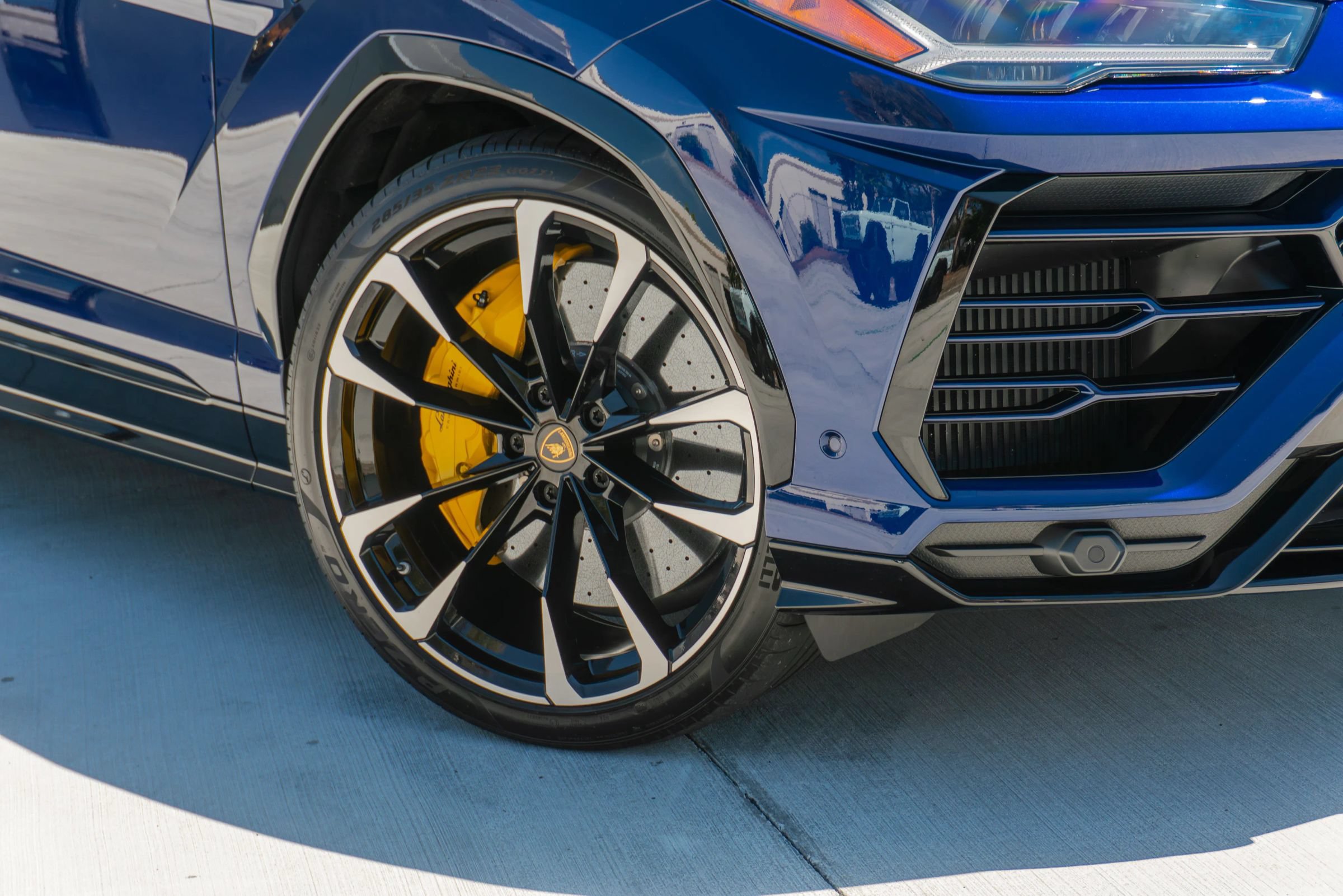 Used 2021 Lamborghini Urus AWD/4WD image 30