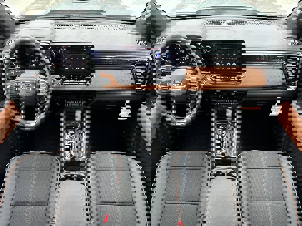 Used 2025 GMC Canyon AT4 image 20