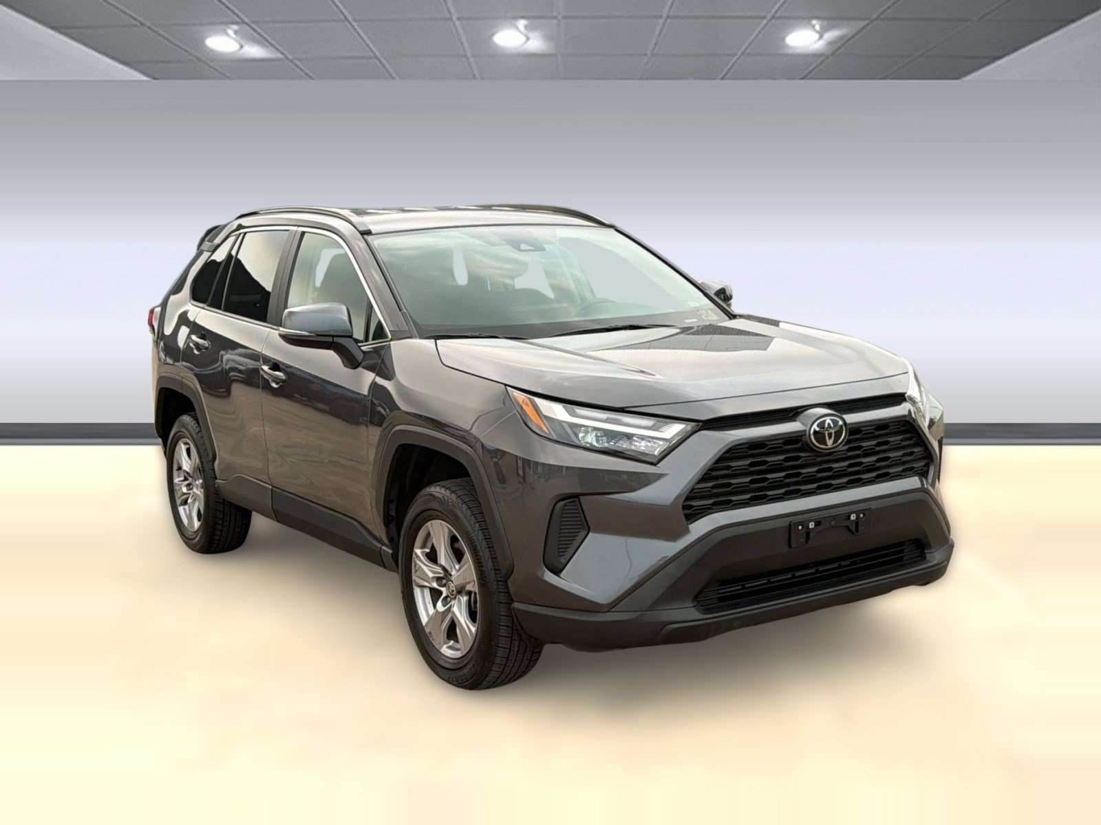 Used 2025 Toyota RAV4 XLE AWD/4WD image 7