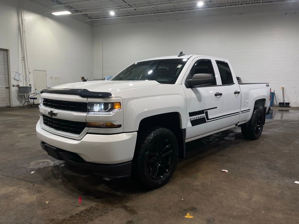 Used 2017 Chevrolet Silverado 1500 Custom w/ Custom Convenience Package image 3