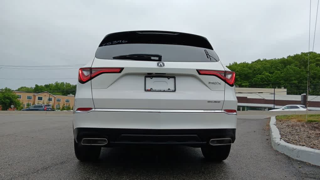 Used 2023 Acura MDX SH-AWD image 4