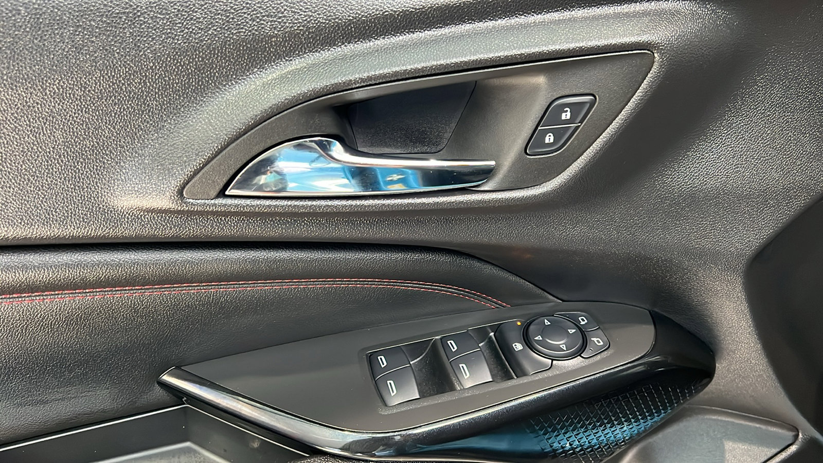 New 2025 Chevrolet Trax RS w/ Driver Confidence Package image 14