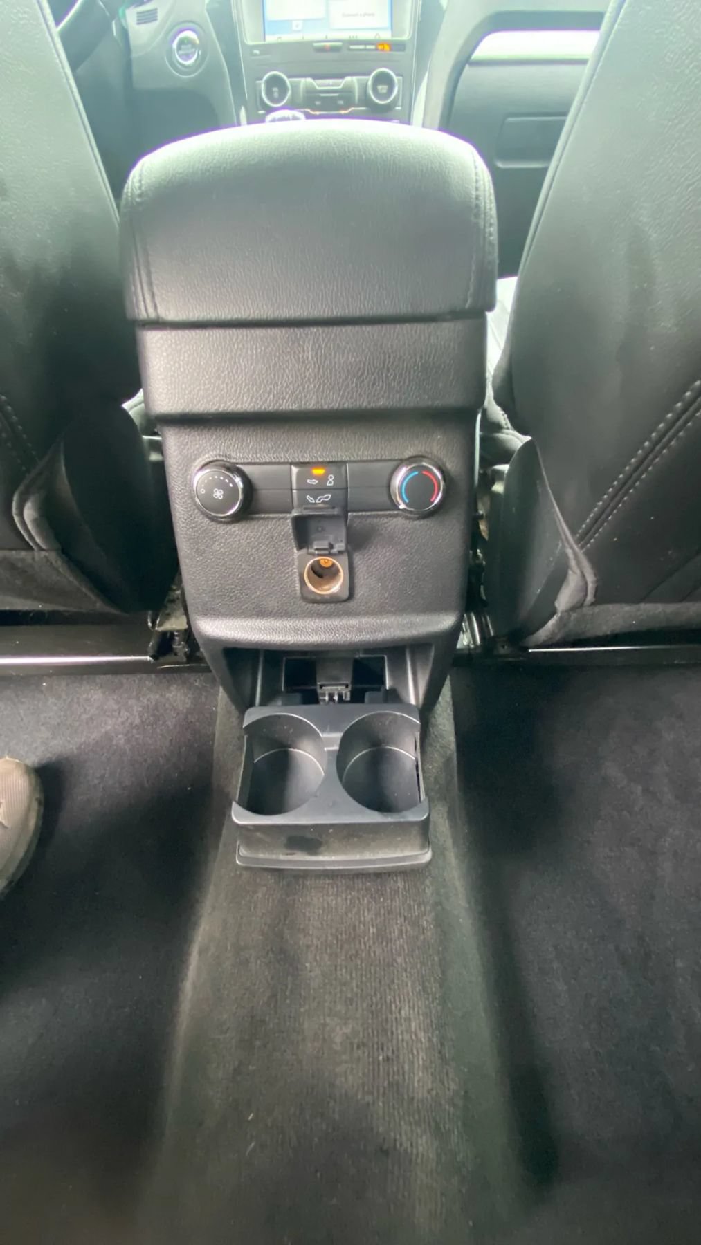 Used 2018 Ford Explorer XLT w/ Equipment Group 202A AWD/4WD image 25