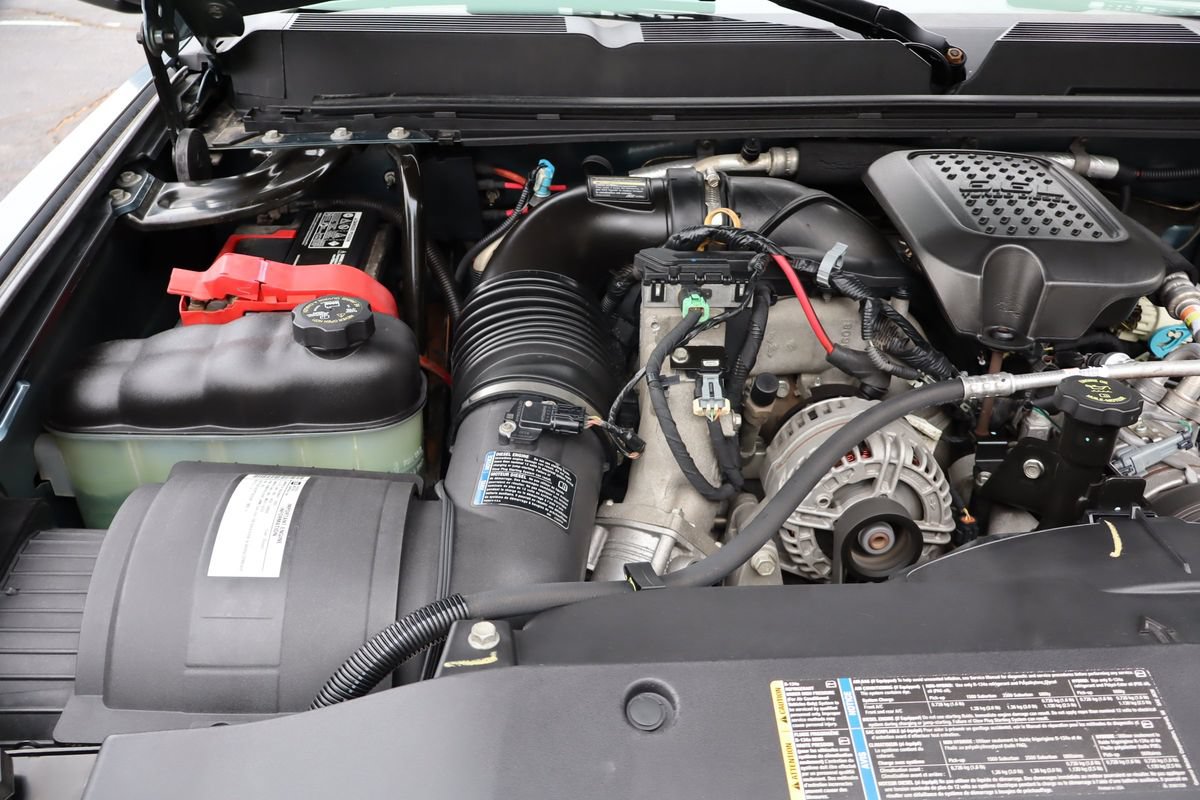 Used 2009 Chevrolet Silverado 2500 LTZ w/ LTZ Plus Package AWD/4WD image 36
