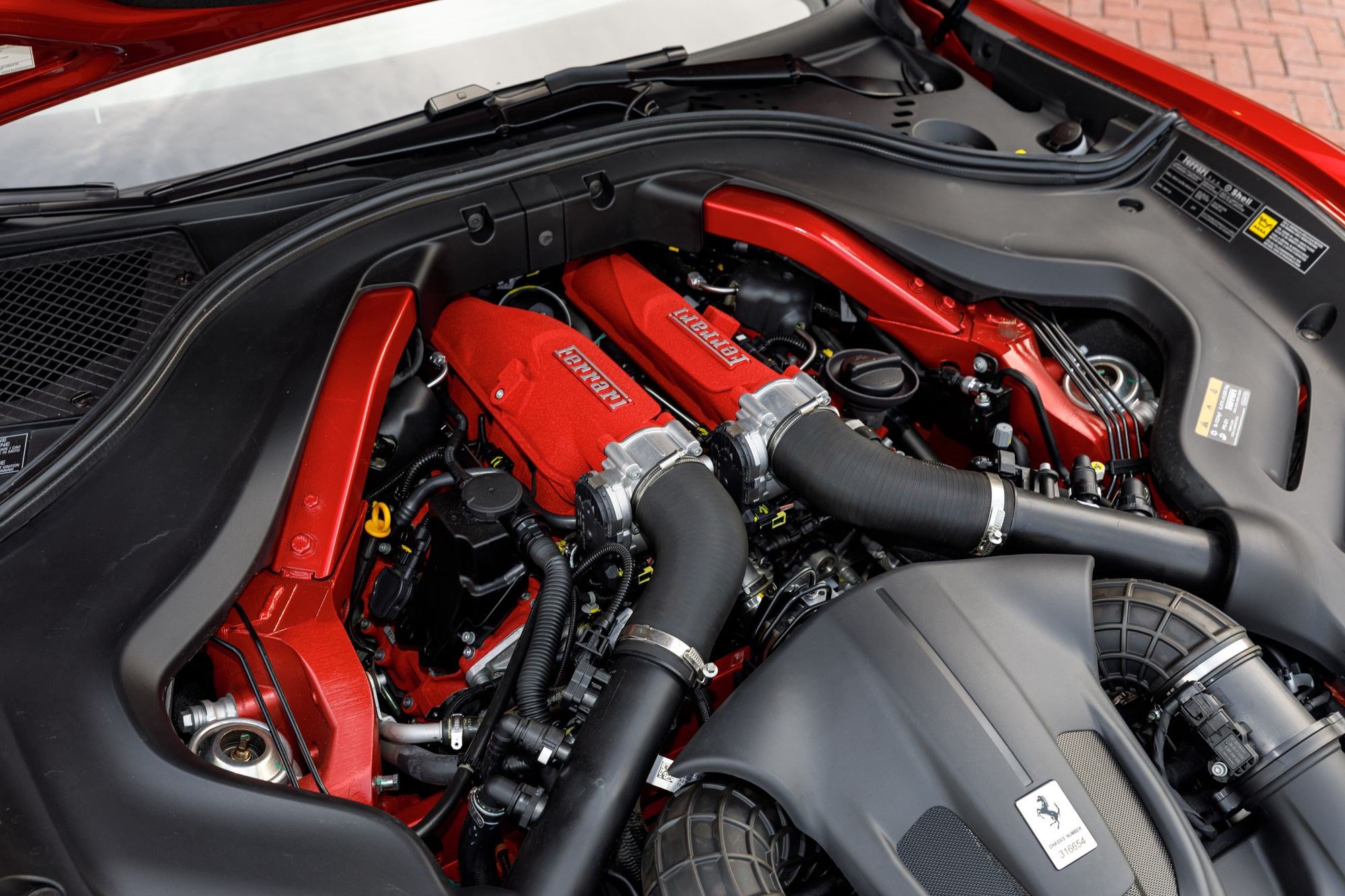 Used 2025 Ferrari Roma Spider RWD image 11