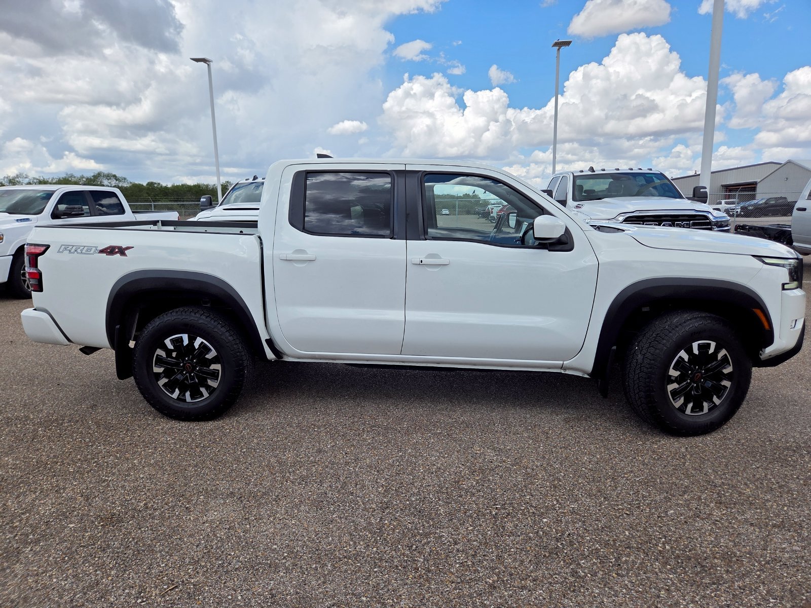 Used 2024 Nissan Frontier PRO-4X w/ Off-Road Protection Package AWD/4WD image 10