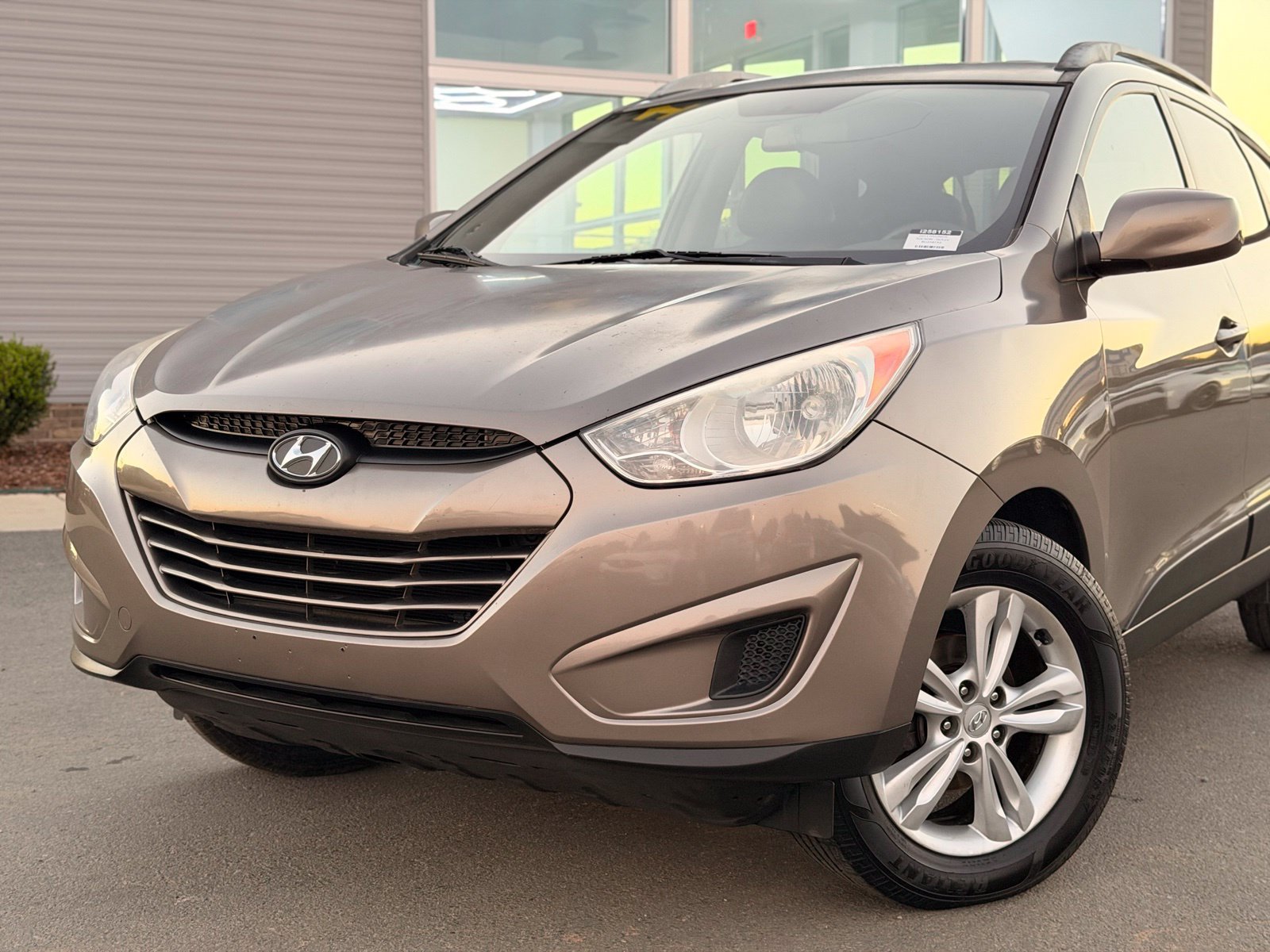 Used 2011 Hyundai Tucson GLS FWD image 4