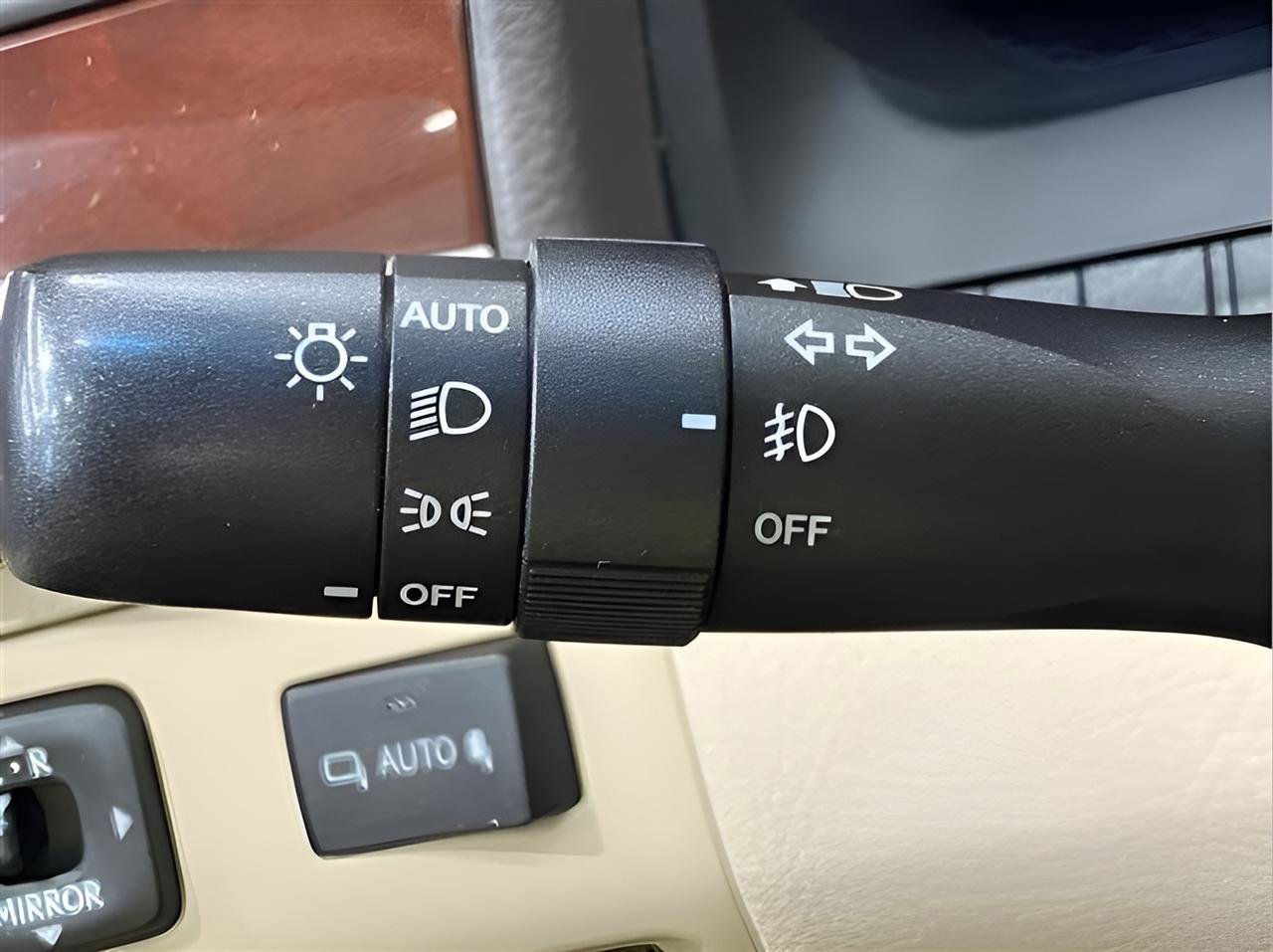 Used 2013 Lexus LS 460 AWD w/ Comfort Pkg image 23