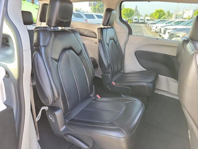 Certified 2023 Chrysler Pacifica Touring-L FWD image 19