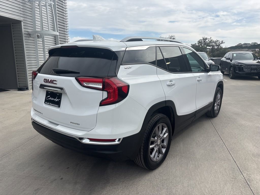 Used 2024 GMC Terrain SLT image 6