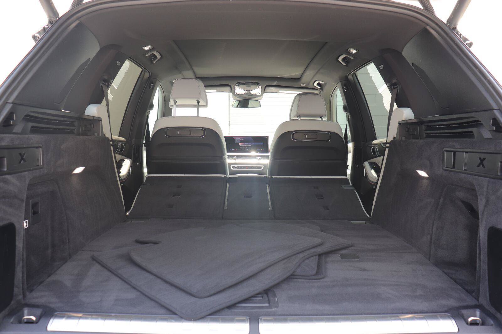 Used 2024 BMW X5 xDrive50e AWD/4WD image 17