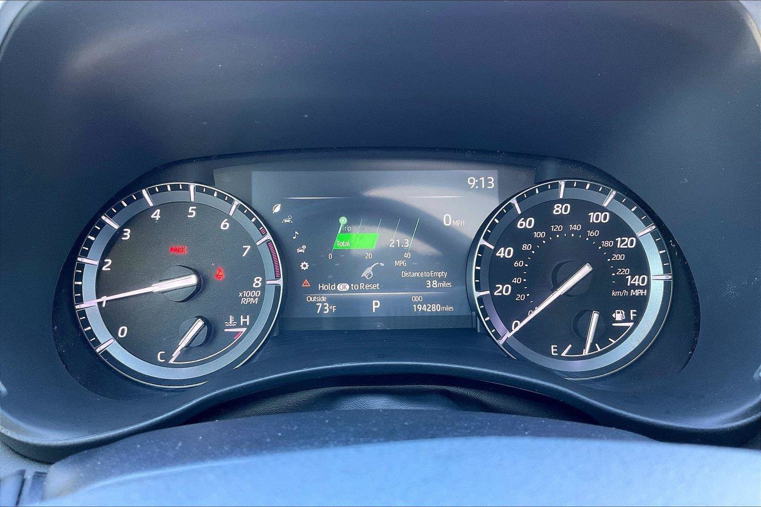 Used 2020 Toyota Highlander XLE AWD/4WD image 21