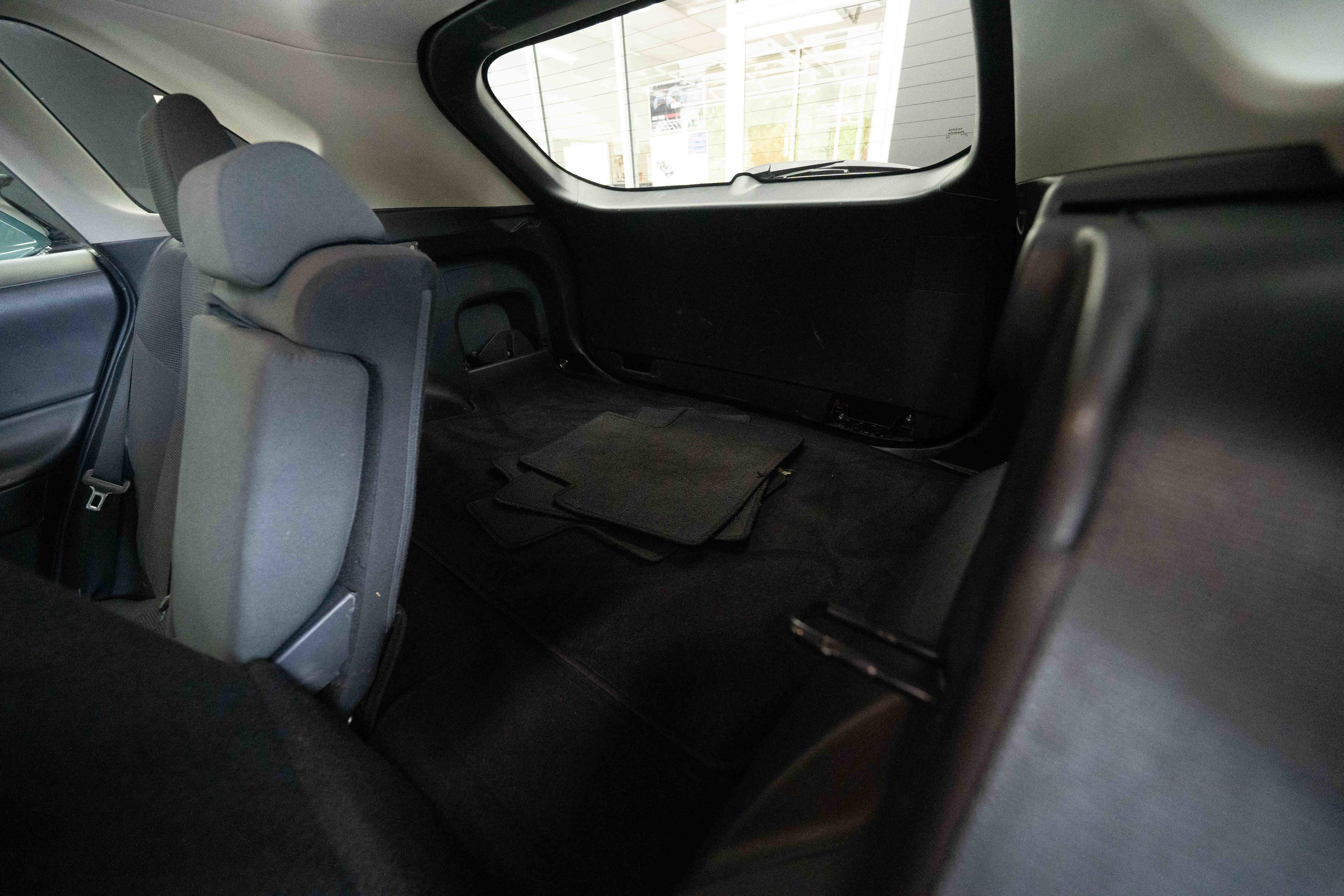 Used 2019 Toyota RAV4 LE w/ Carpet Mat Package FWD image 24