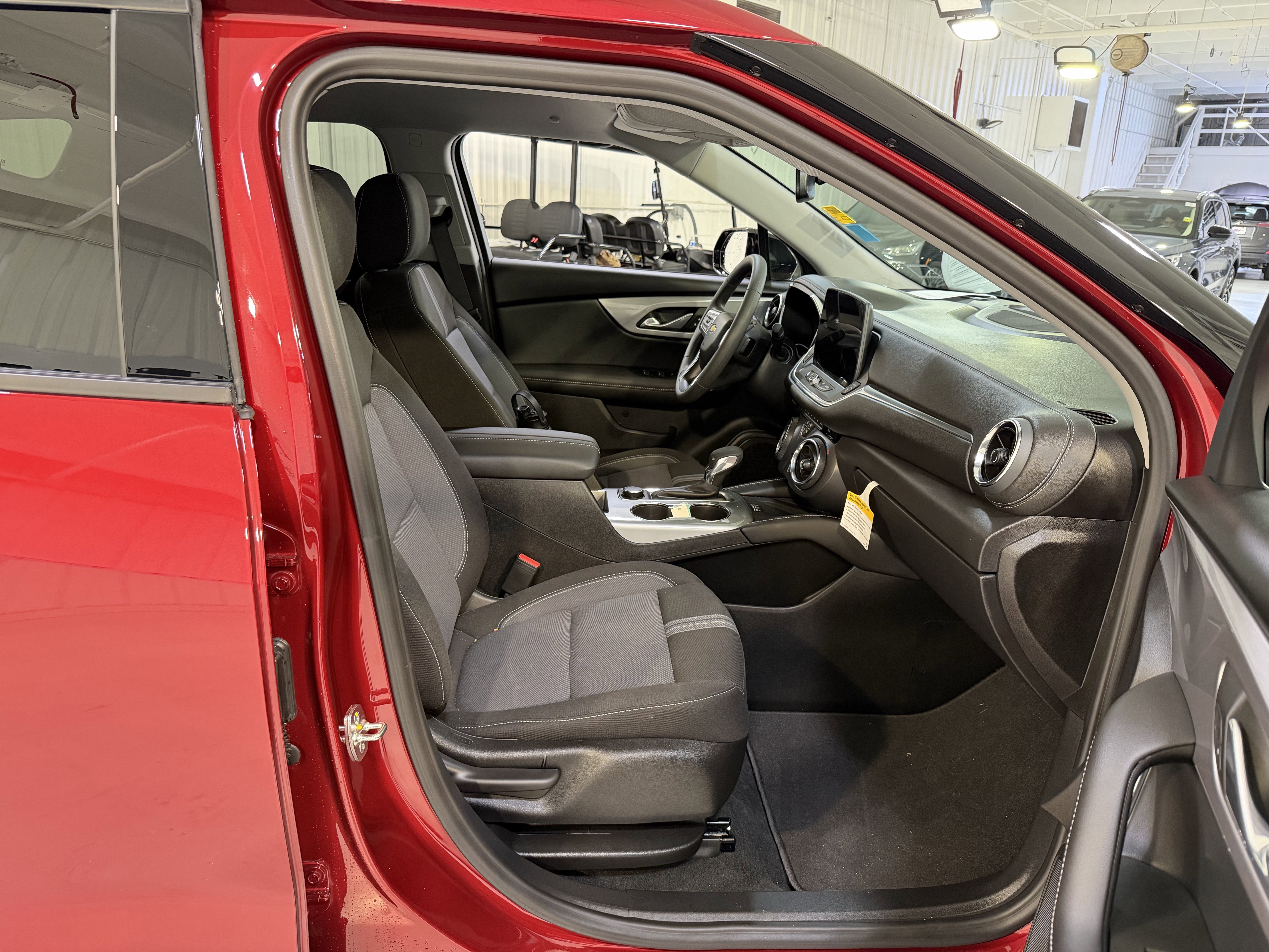 Used 2026 Chevrolet Blazer LT w/ Convenience Package FWD image 13