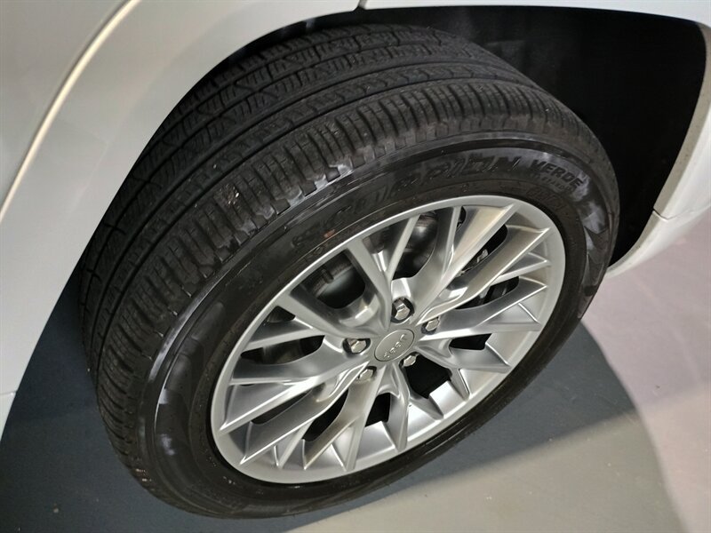 Used 2022 Jeep Grand Cherokee Summit 4xe AWD/4WD image 48