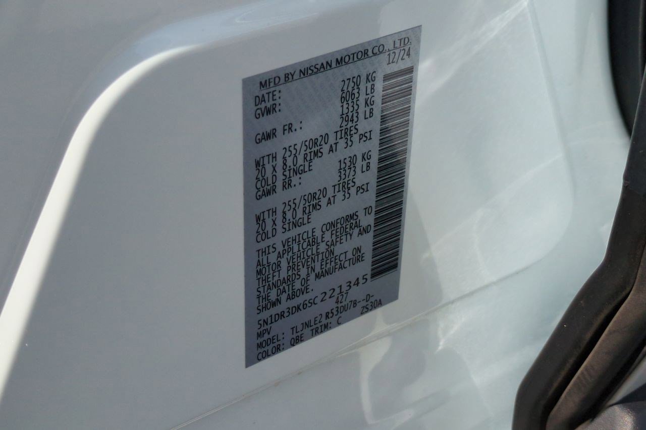 Certified 2025 Nissan Pathfinder Platinum AWD/4WD image 46