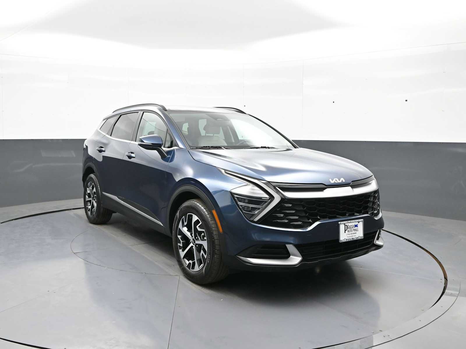 Used 2025 Kia Sportage EX w/ EX Premium Package AWD/4WD image 3