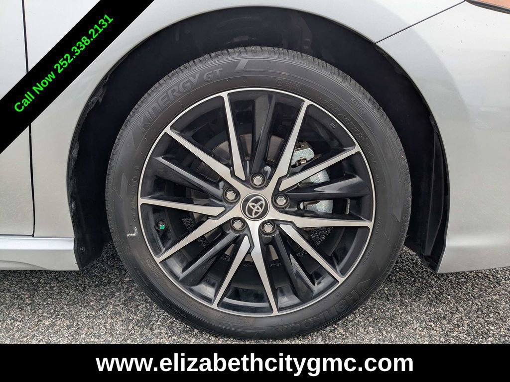 Used 2024 Toyota Camry SE image 12