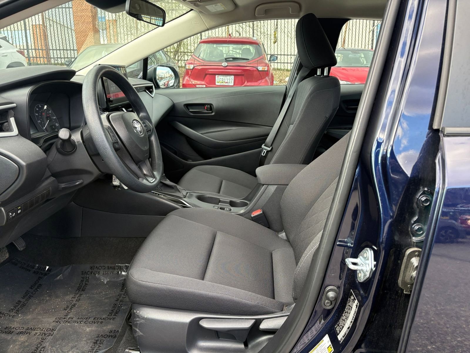 Used 2025 Toyota Corolla LE image 27