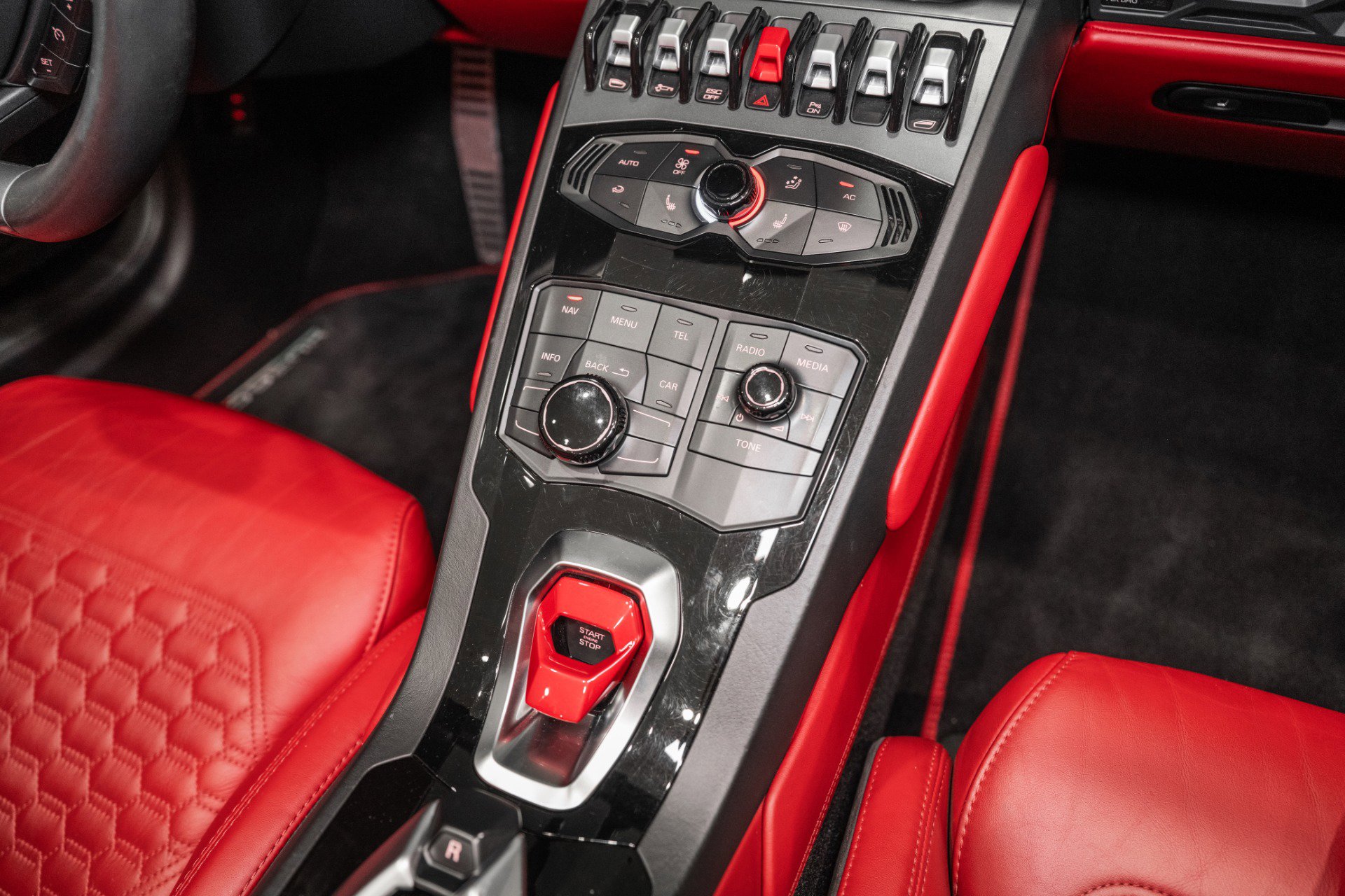 Used 2016 Lamborghini Huracan LP 610-4 image 36