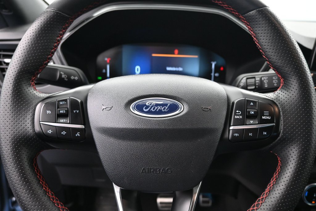 Used 2024 Ford Escape ST-Line w/ Cold Weather Package FWD image 27