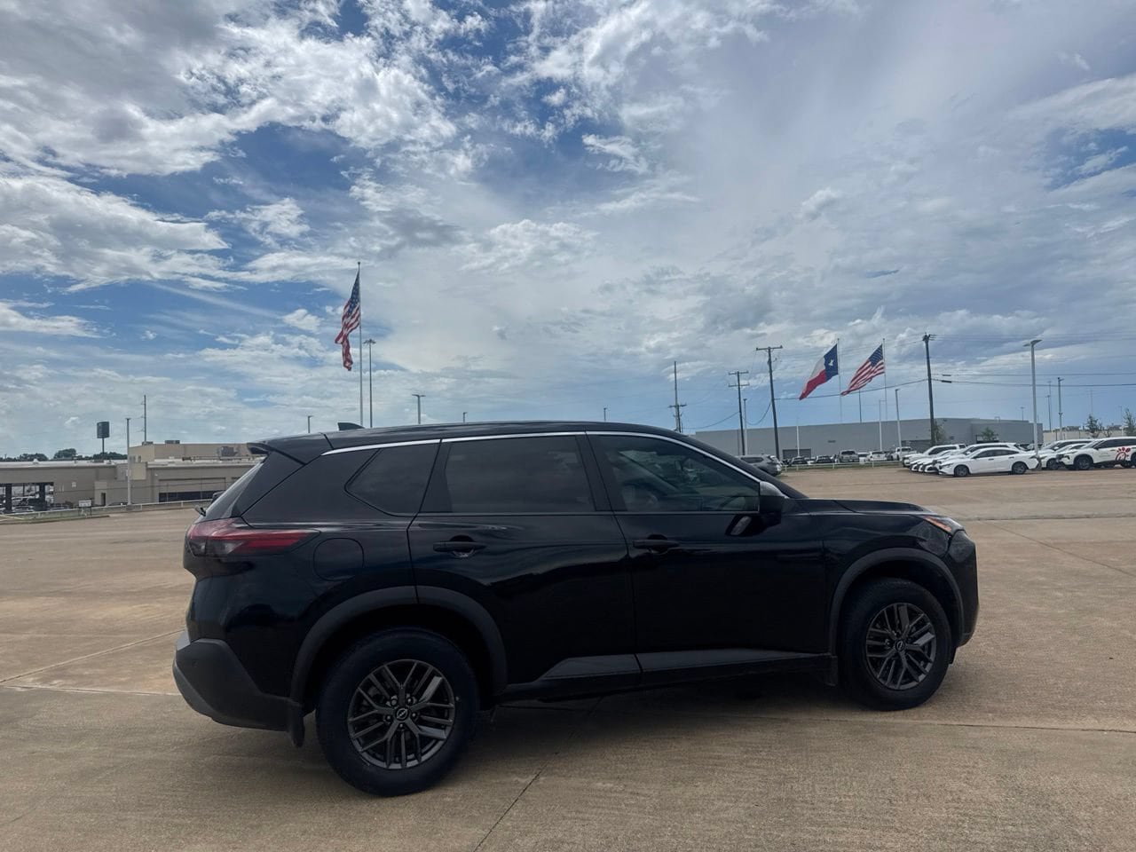 Used 2023 Nissan Rogue S FWD image 23