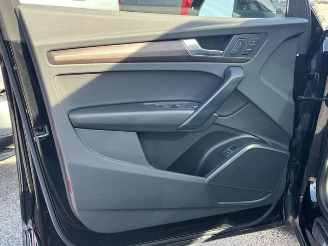 Used 2023 Audi Q5 2.0T Premium w/ Convenience Package image 15