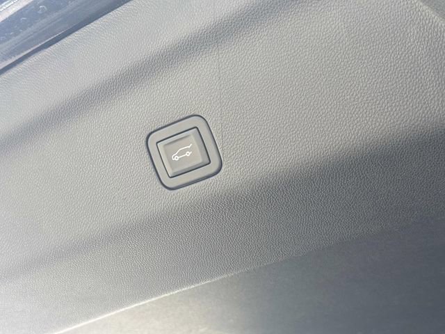 Used 2025 Chevrolet Tahoe Z71 image 13