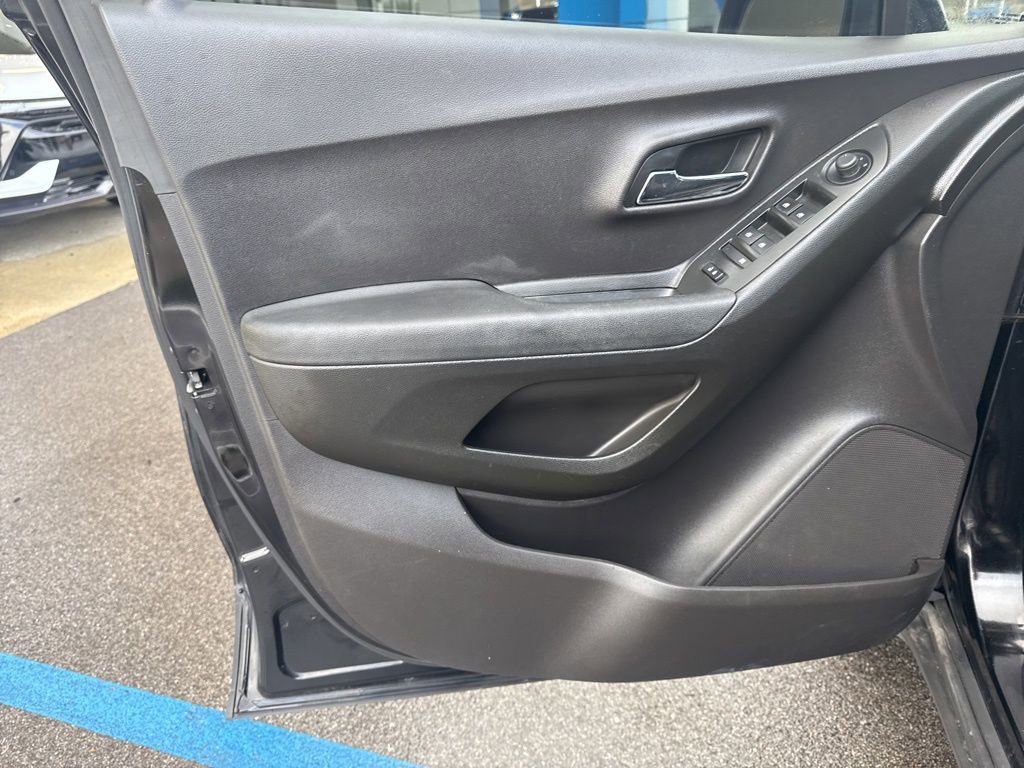 Used 2018 Chevrolet Trax LS image 10