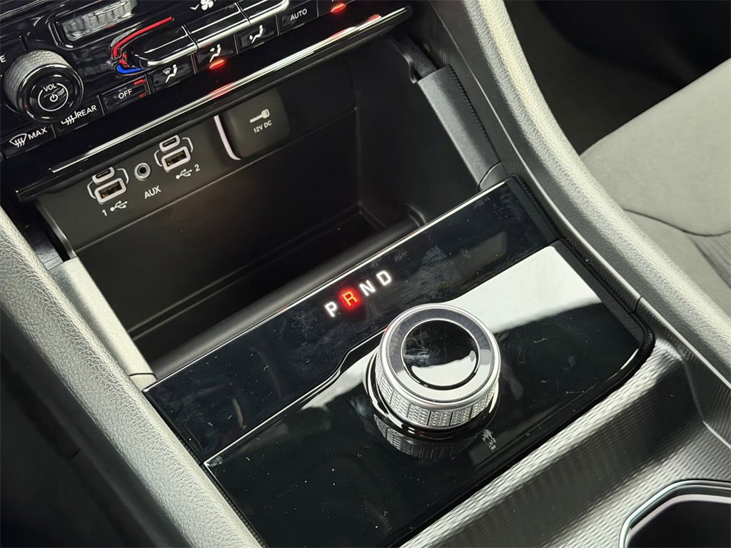 New 2025 Jeep Grand Cherokee L Laredo image 17