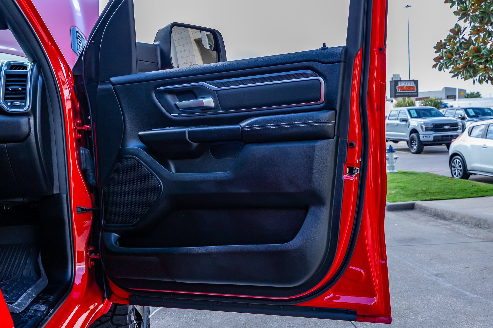 Used 2025 RAM 1500 Big Horn AWD/4WD image 37