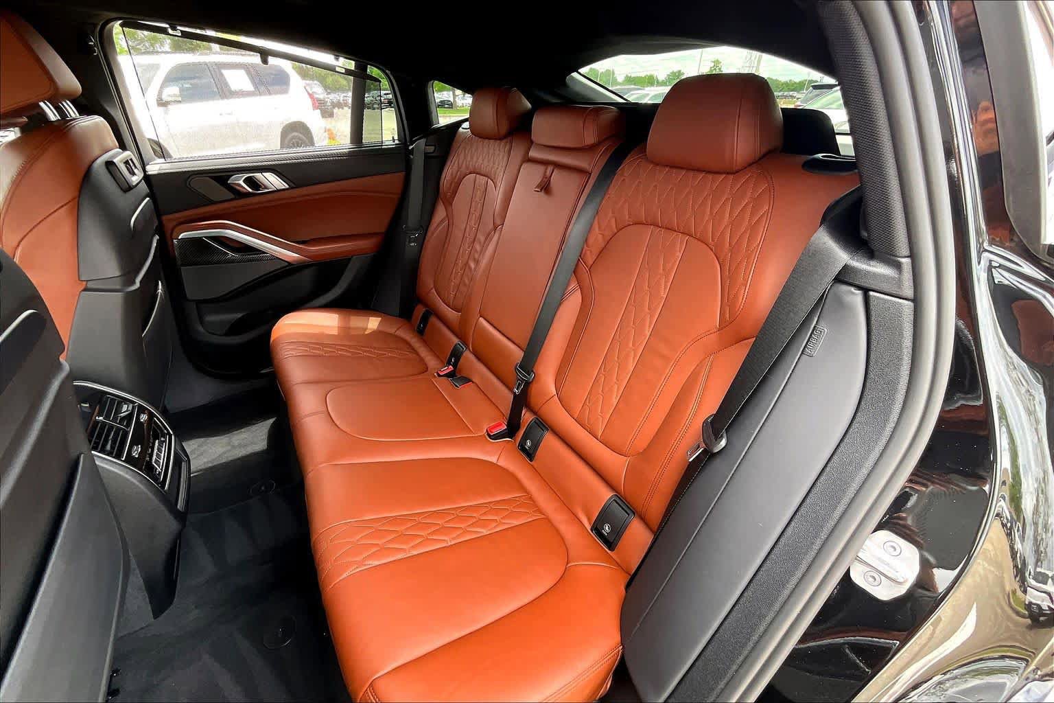 Used 2022 BMW X6 M50i w/ Executive Package AWD/4WD image 19