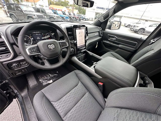 New 2026 RAM 1500 4x4 Crew Cab image 7