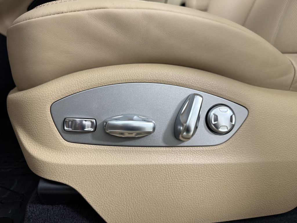 New 2026 Porsche Macan AWD/4WD image 40