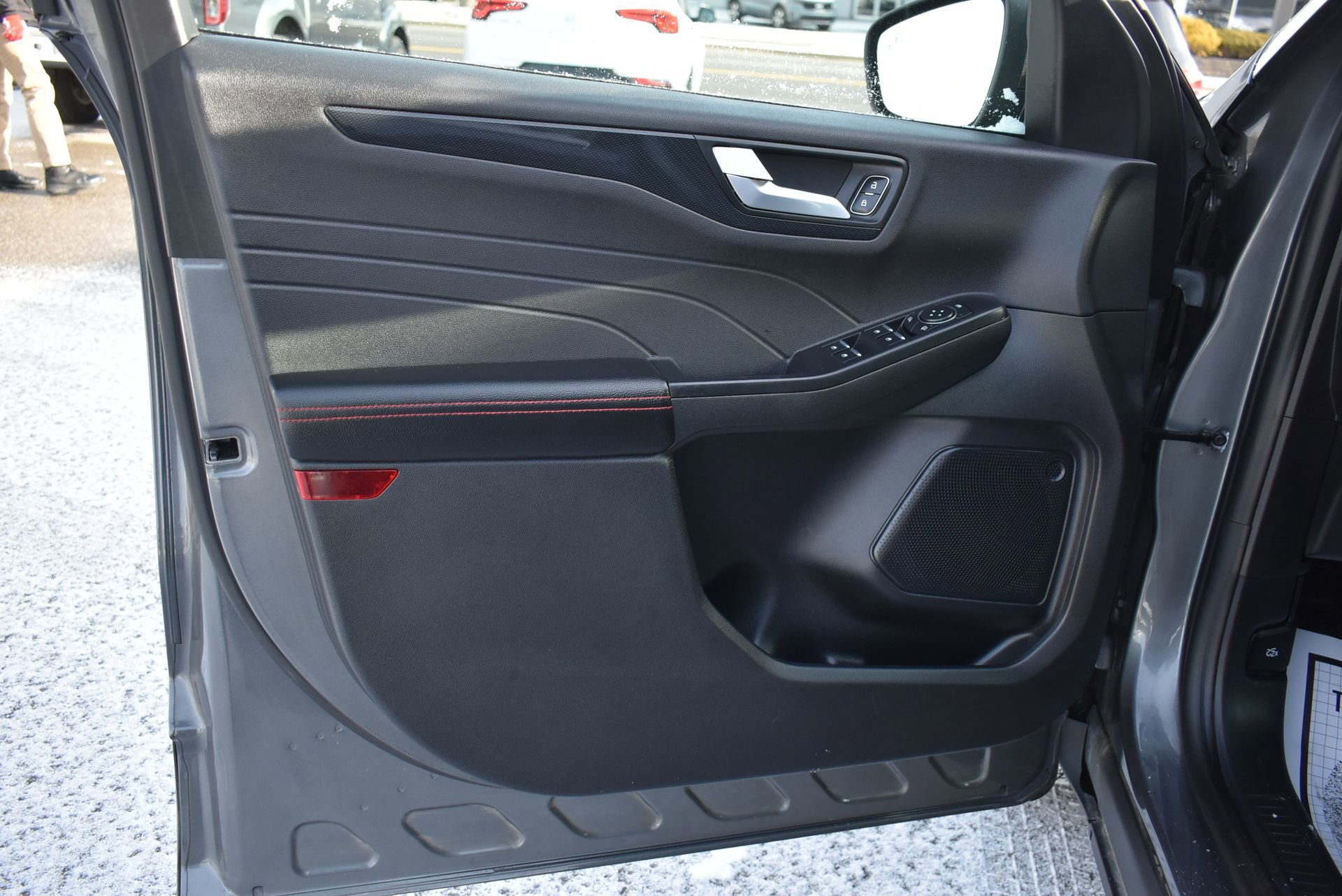 Used 2025 Ford Escape ST-Line image 10