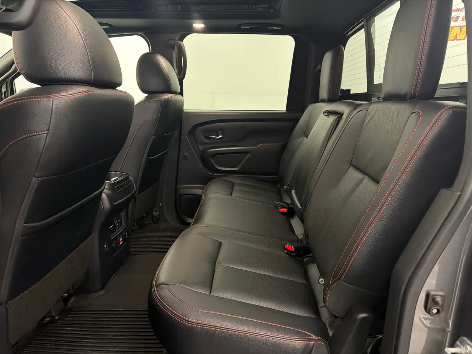Used 2024 Nissan Titan PRO-4X w/ Pro-4x Convenience Package image 16
