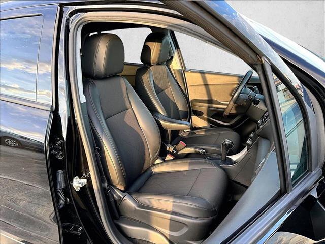Used 2022 Chevrolet Trax LT w/ Midnight Edition image 9